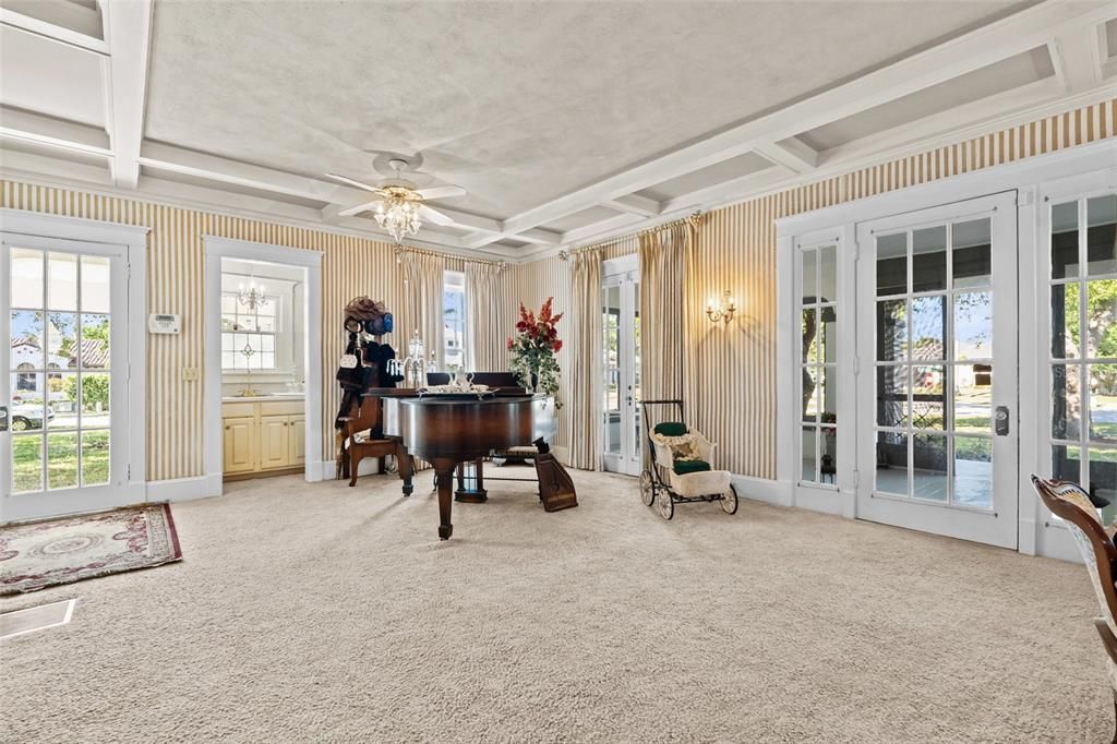 待售: $995,000 (5 贝兹, 2 浴室, 3572 平方英尺)