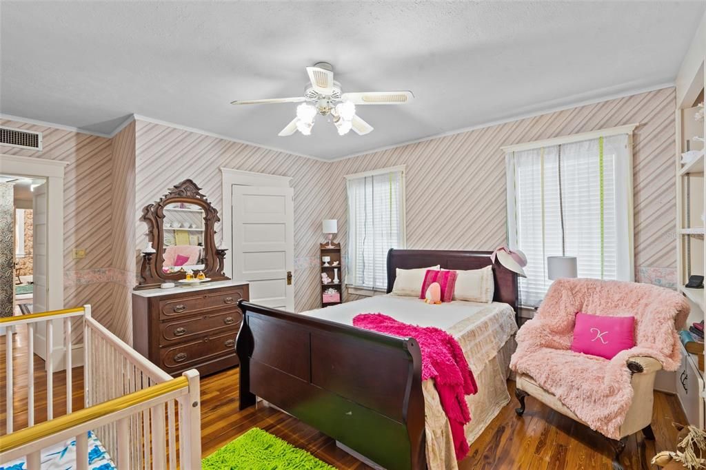 待售: $995,000 (5 贝兹, 2 浴室, 3572 平方英尺)