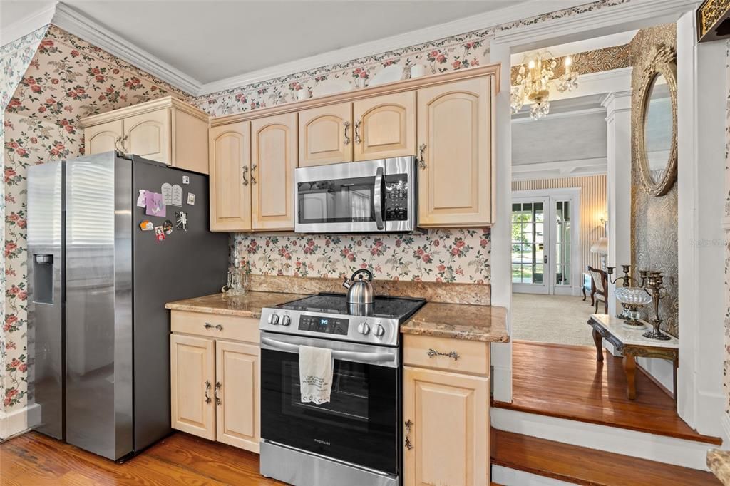 待售: $995,000 (5 贝兹, 2 浴室, 3572 平方英尺)