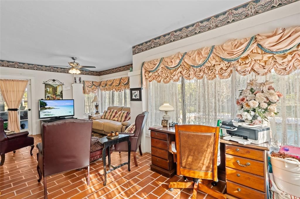 待售: $995,000 (5 贝兹, 2 浴室, 3572 平方英尺)