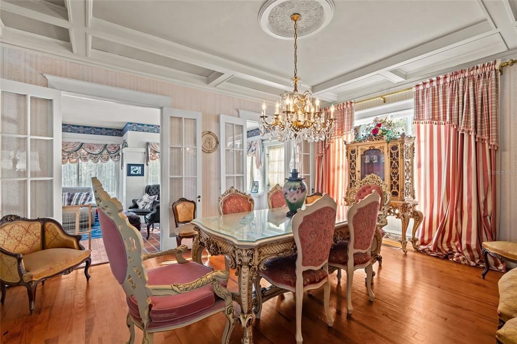 待售: $995,000 (5 贝兹, 2 浴室, 3572 平方英尺)