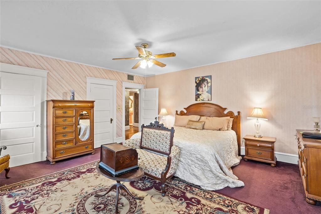 待售: $995,000 (5 贝兹, 2 浴室, 3572 平方英尺)