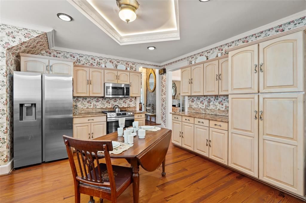 待售: $995,000 (5 贝兹, 2 浴室, 3572 平方英尺)