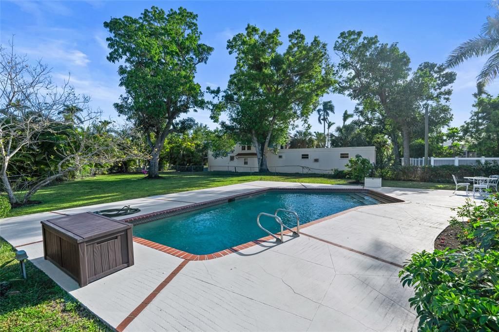 待售: $995,000 (5 贝兹, 2 浴室, 3572 平方英尺)