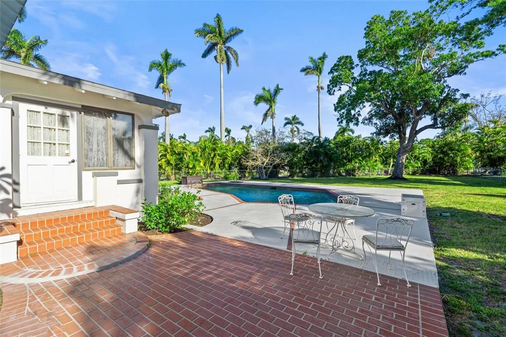 待售: $995,000 (5 贝兹, 2 浴室, 3572 平方英尺)