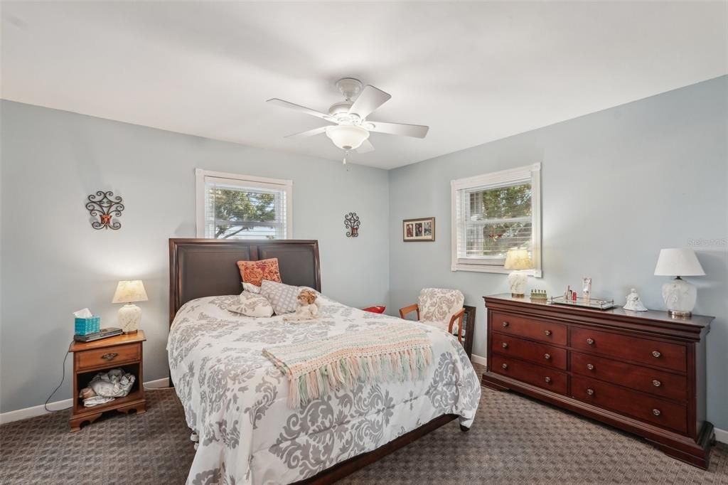 For Sale: $225,000 (2 beds, 1 baths, 1200 Square Feet)