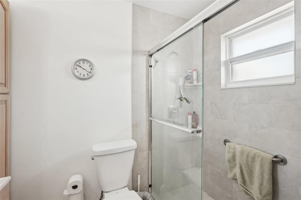 For Sale: $225,000 (2 beds, 1 baths, 1200 Square Feet)