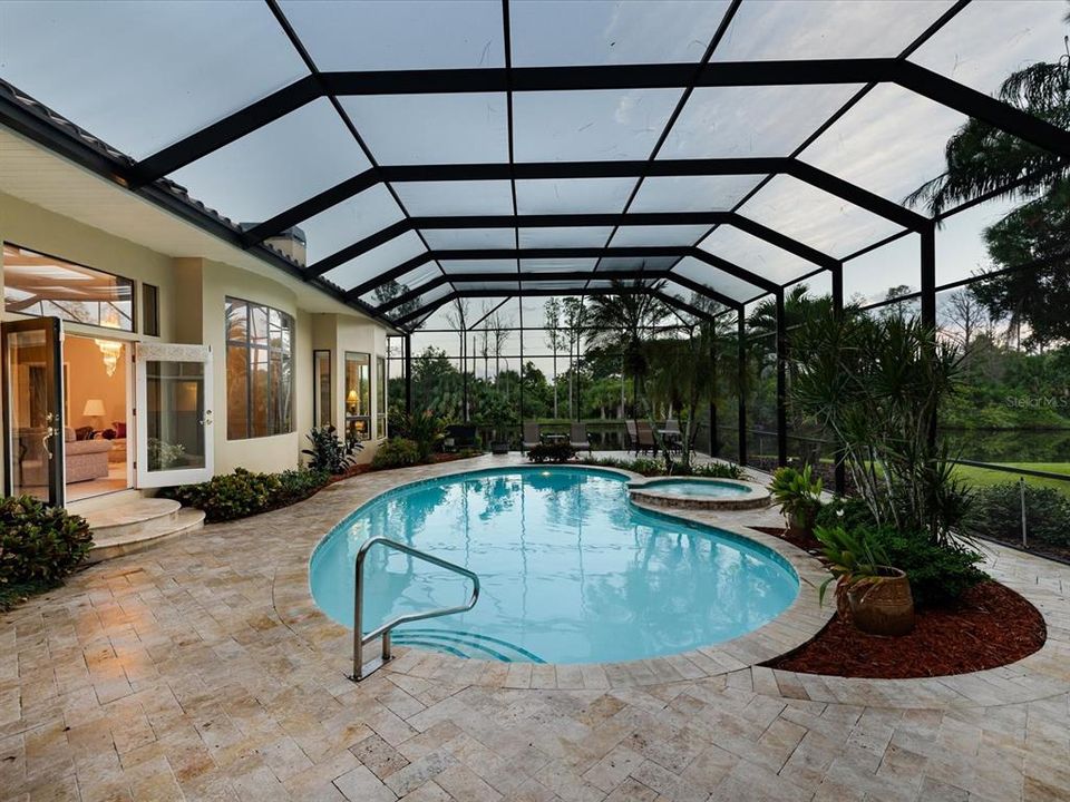 合同活跃: $995,000 (4 贝兹, 4 浴室, 3854 平方英尺)