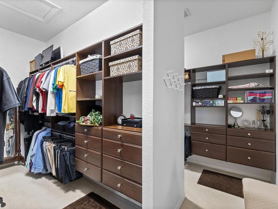 合同活跃: $995,000 (4 贝兹, 4 浴室, 3854 平方英尺)