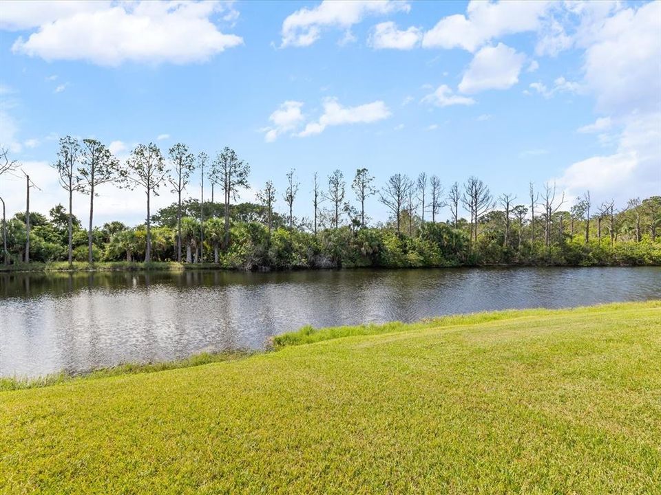 合同活跃: $995,000 (4 贝兹, 4 浴室, 3854 平方英尺)