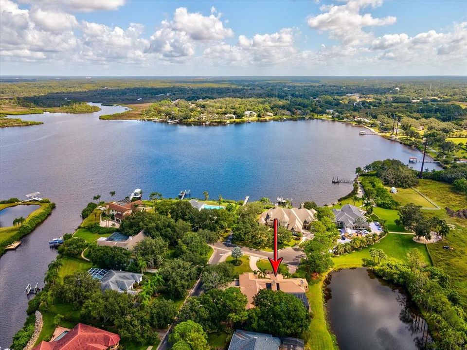 合同活跃: $995,000 (4 贝兹, 4 浴室, 3854 平方英尺)