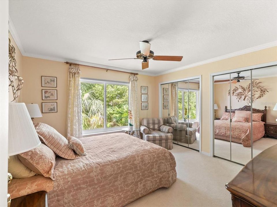 合同活跃: $995,000 (4 贝兹, 4 浴室, 3854 平方英尺)