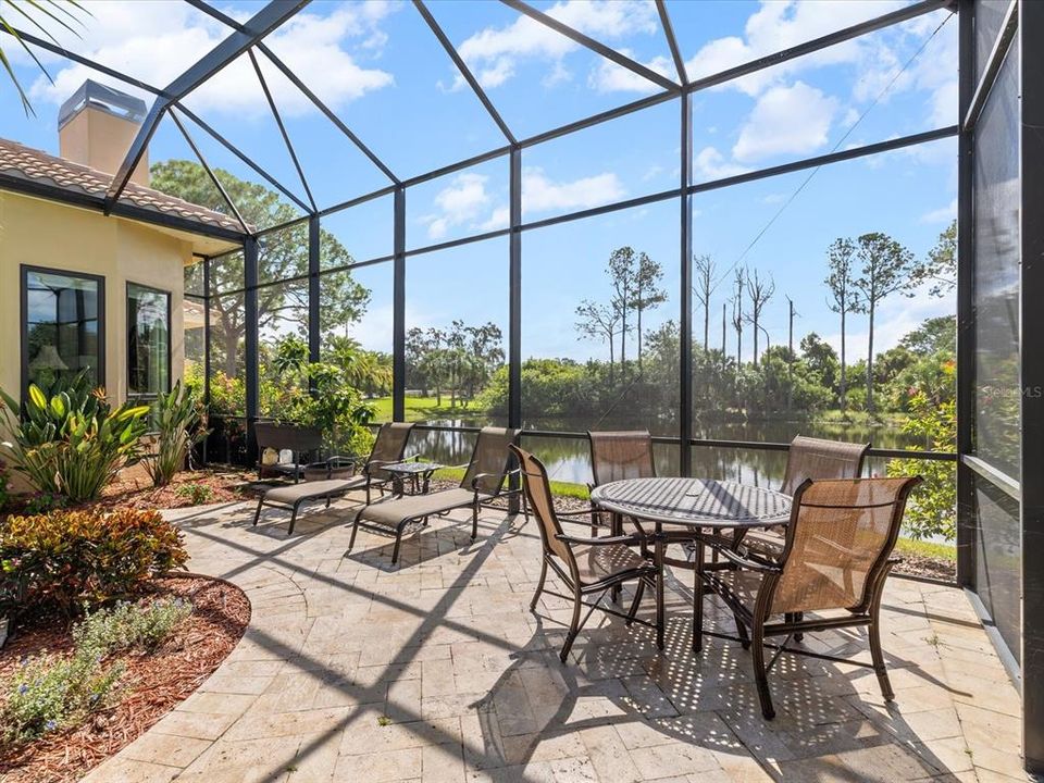 合同活跃: $995,000 (4 贝兹, 4 浴室, 3854 平方英尺)