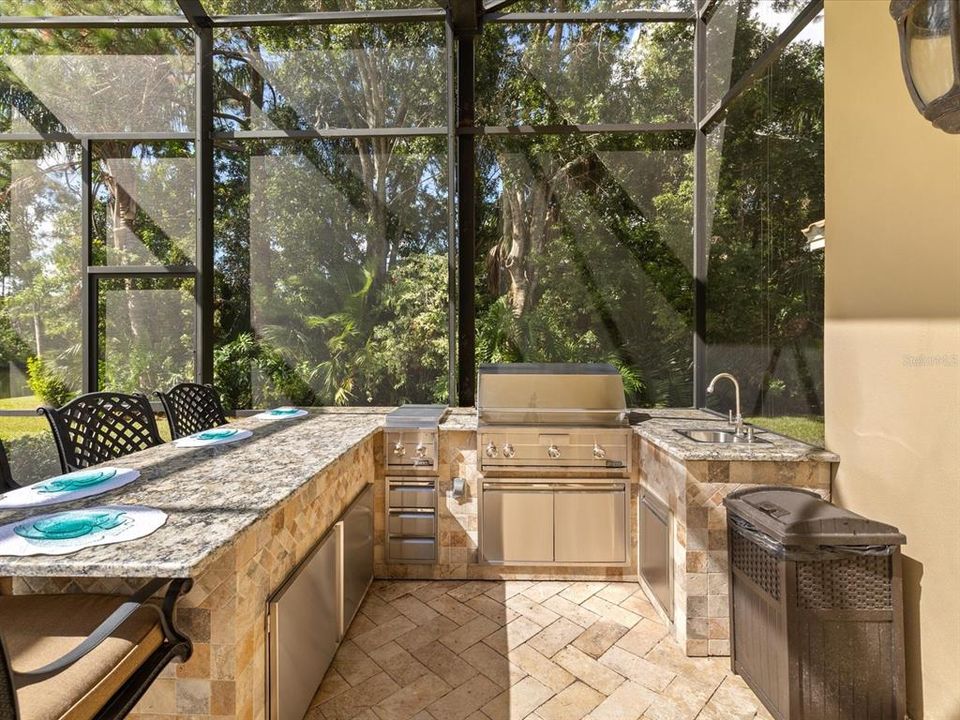 合同活跃: $995,000 (4 贝兹, 4 浴室, 3854 平方英尺)