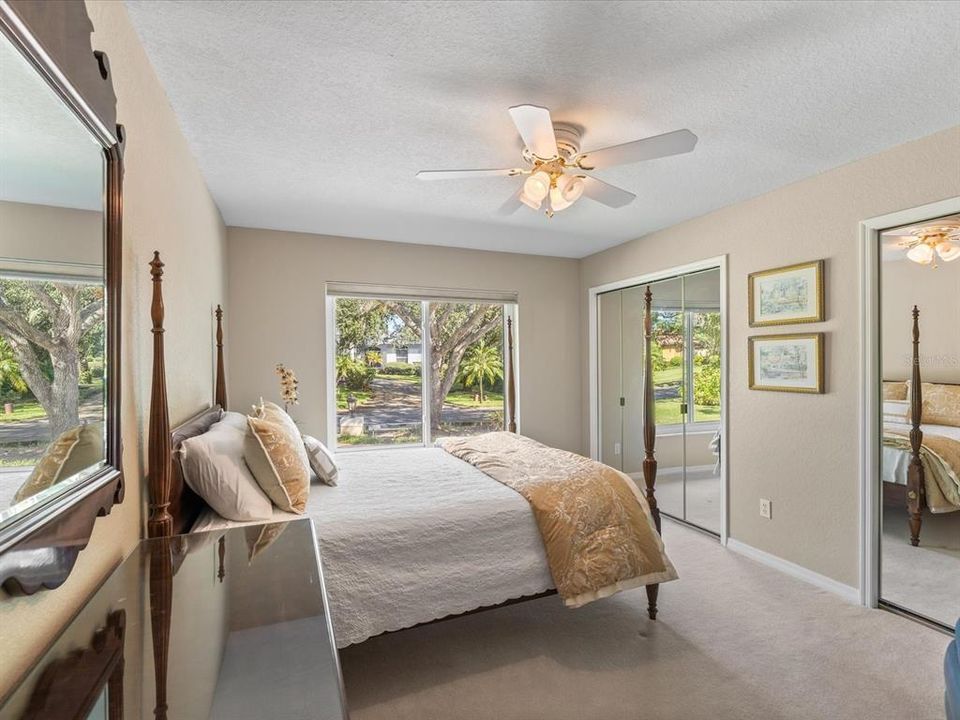 合同活跃: $995,000 (4 贝兹, 4 浴室, 3854 平方英尺)