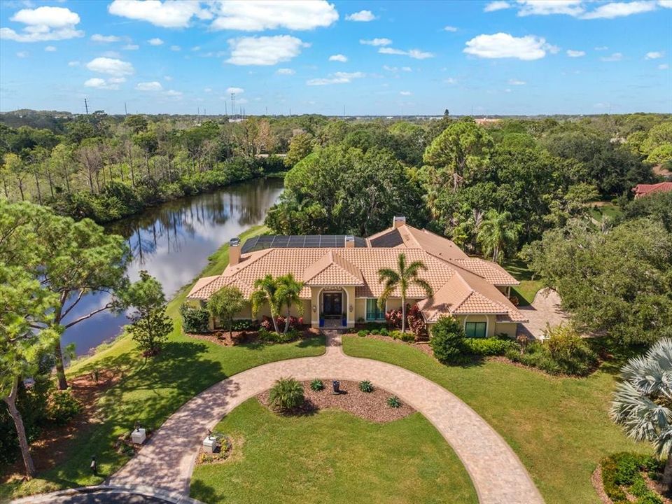 合同活跃: $995,000 (4 贝兹, 4 浴室, 3854 平方英尺)