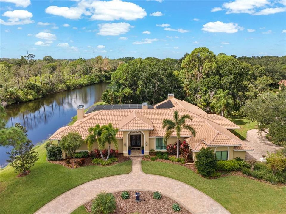 合同活跃: $995,000 (4 贝兹, 4 浴室, 3854 平方英尺)