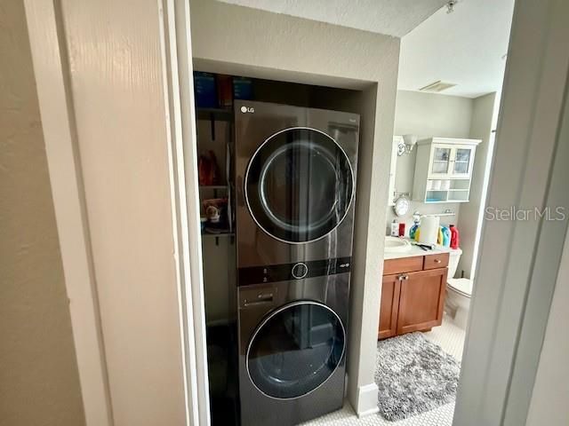 For Rent: $3,000 (2 beds, 2 baths, 969 Square Feet)