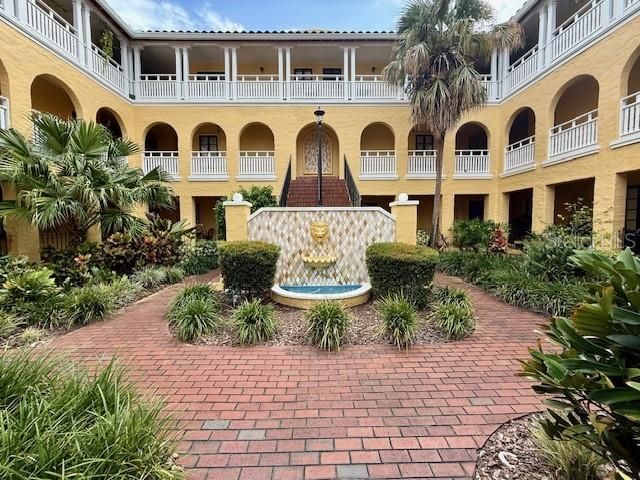 For Rent: $3,000 (2 beds, 2 baths, 969 Square Feet)