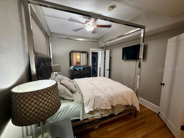 For Rent: $3,000 (2 beds, 2 baths, 969 Square Feet)