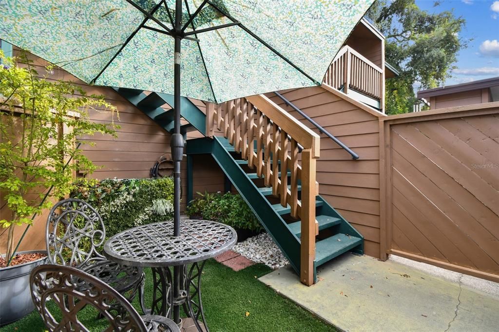 Active With Contract: $194,900 (2 beds, 2 baths, 1050 Square Feet)