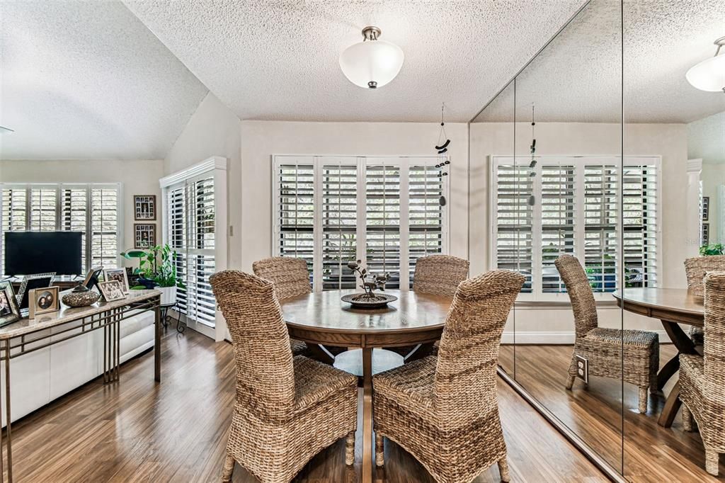 Active With Contract: $194,900 (2 beds, 2 baths, 1050 Square Feet)