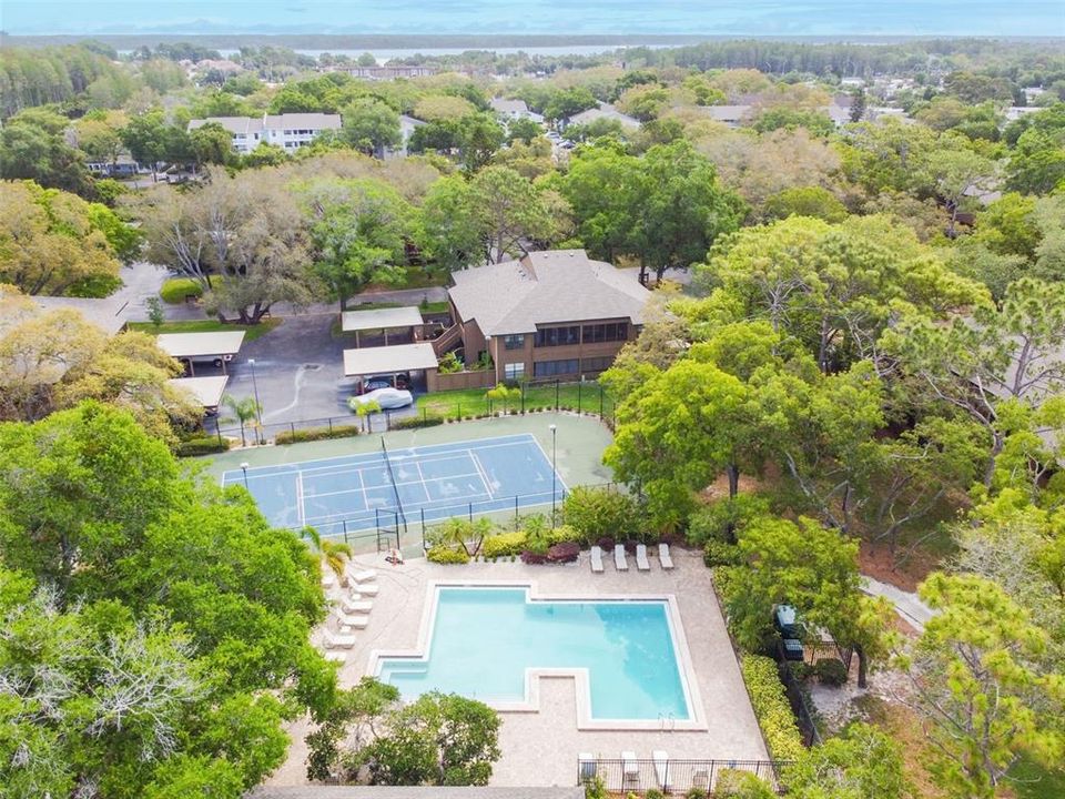 Active With Contract: $194,900 (2 beds, 2 baths, 1050 Square Feet)