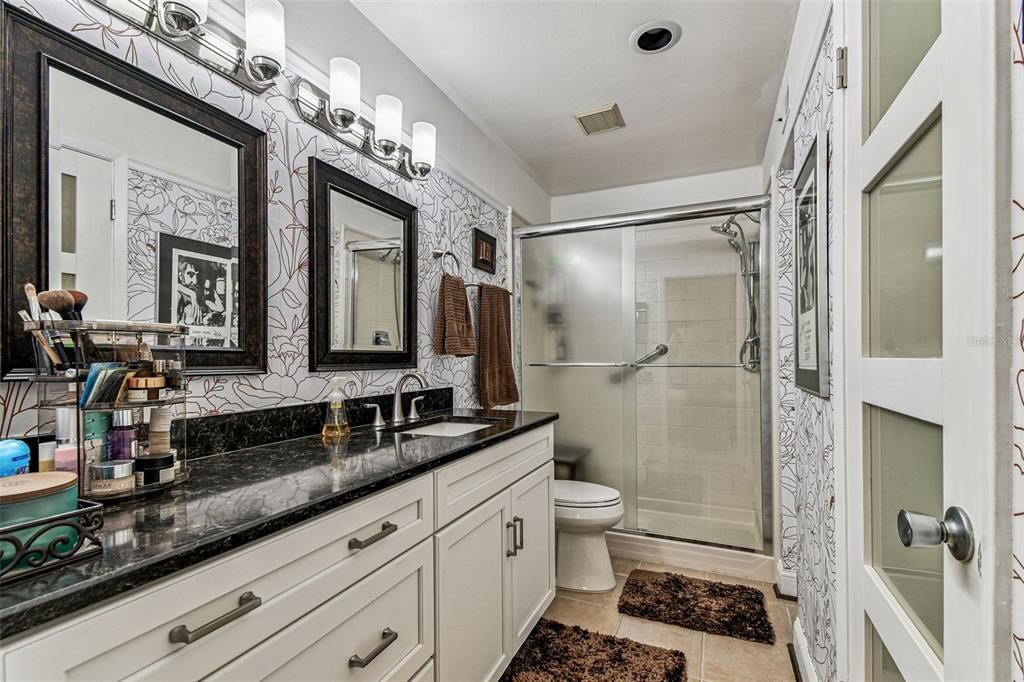 Active With Contract: $194,900 (2 beds, 2 baths, 1050 Square Feet)