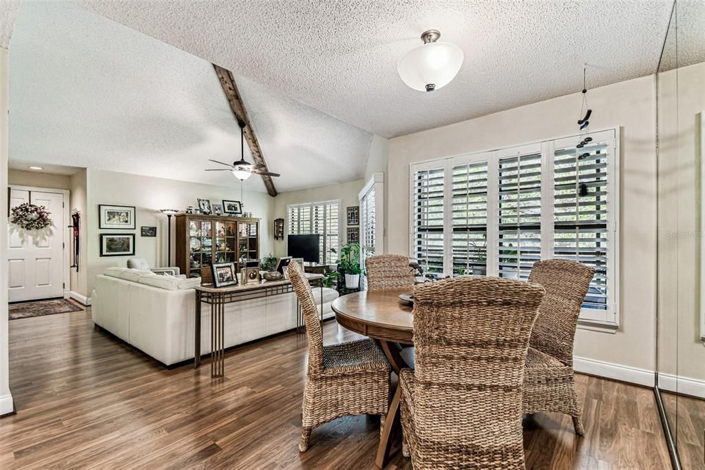 Active With Contract: $194,900 (2 beds, 2 baths, 1050 Square Feet)