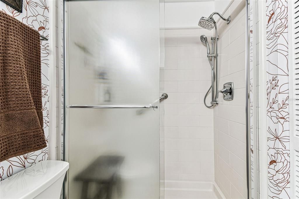 Active With Contract: $194,900 (2 beds, 2 baths, 1050 Square Feet)