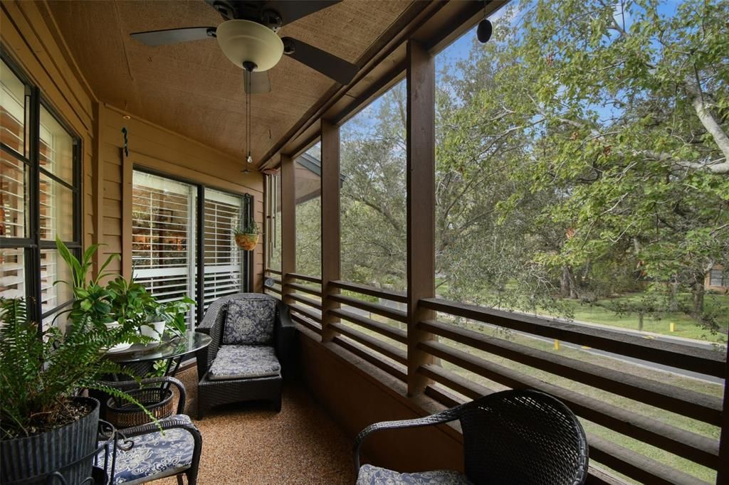 Active With Contract: $194,900 (2 beds, 2 baths, 1050 Square Feet)