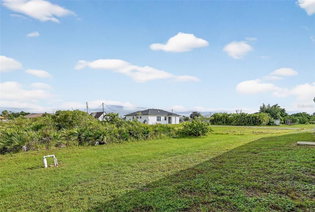 Activo con contrato: $304,900 (4 camas, 3 baños, 2349 Pies cuadrados)