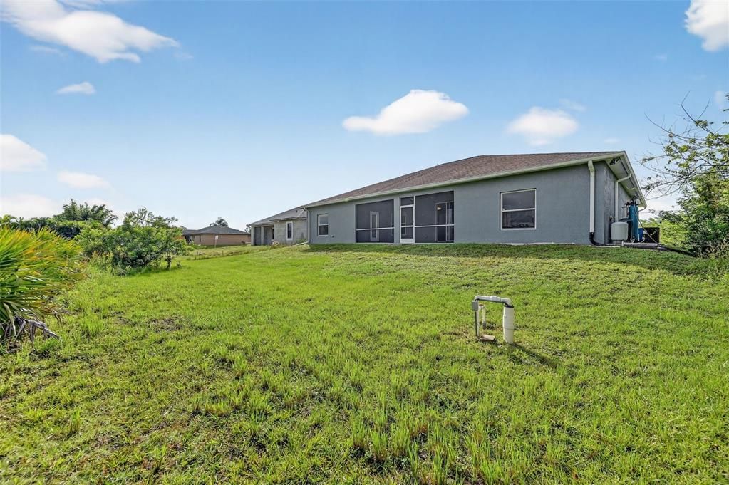 Activo con contrato: $304,900 (4 camas, 3 baños, 2349 Pies cuadrados)