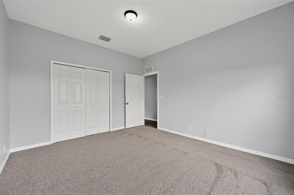 Activo con contrato: $304,900 (4 camas, 3 baños, 2349 Pies cuadrados)