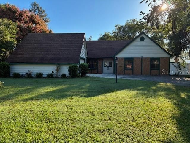 Recently Sold: $250,000 (3 beds, 2 baths, 1856 Square Feet)