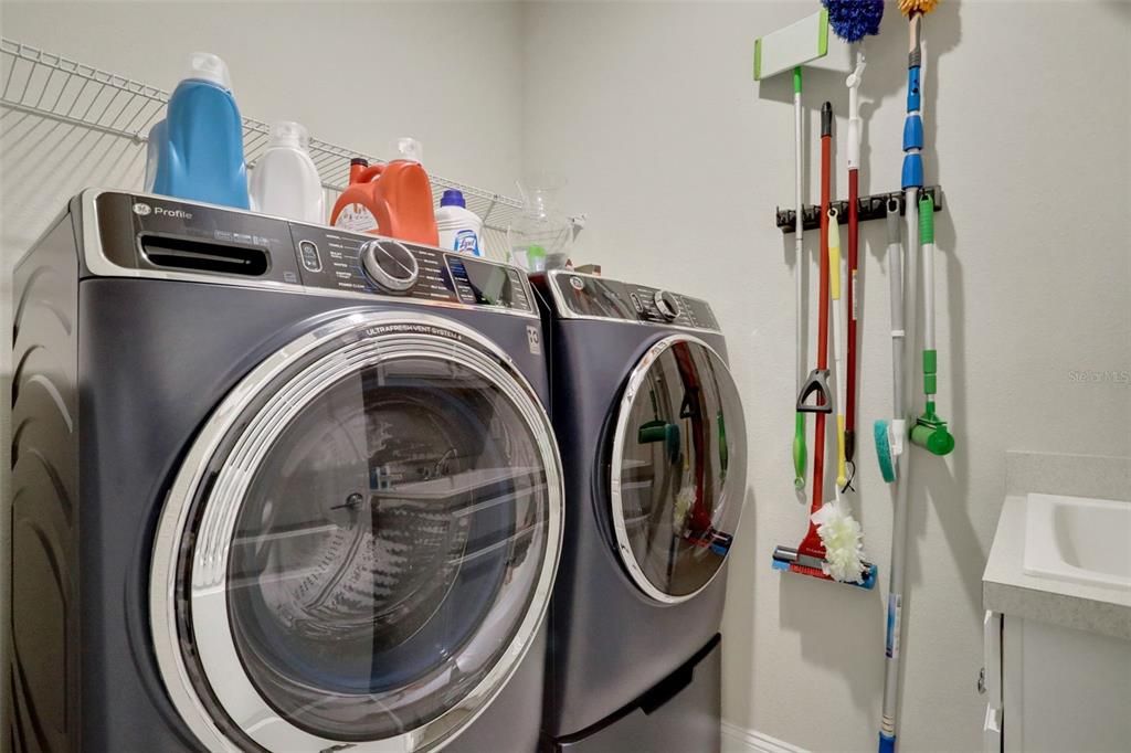 待售: $765,000 (5 贝兹, 4 浴室, 3165 平方英尺)