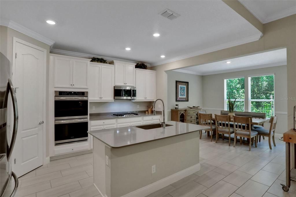 待售: $765,000 (5 贝兹, 4 浴室, 3165 平方英尺)