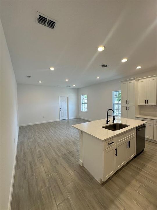 В аренду: $2,600 (3 спален, 3 ванн, 1356 Квадратных фут)