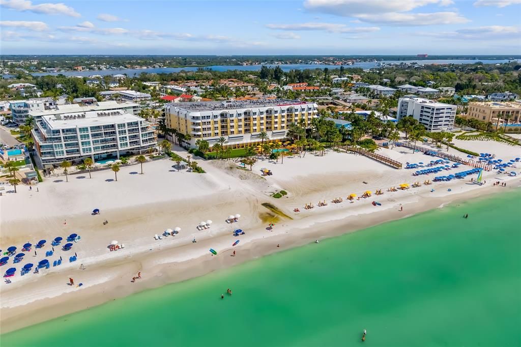 En Venta: $2,900,000 (3 camas, 3 baños, 2255 Pies cuadrados)