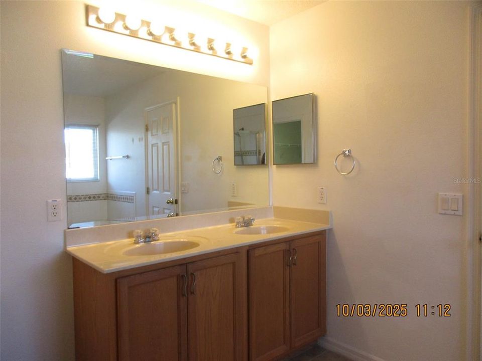 出租: $2,875 (5 贝兹, 4 浴室, 3127 平方英尺)