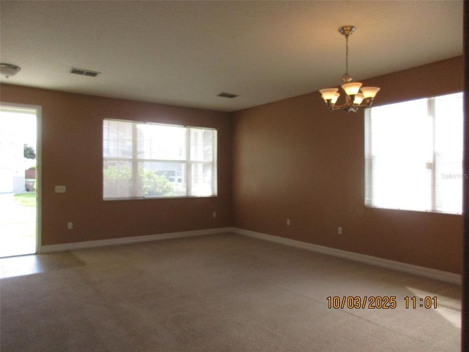 出租: $2,875 (5 贝兹, 4 浴室, 3127 平方英尺)