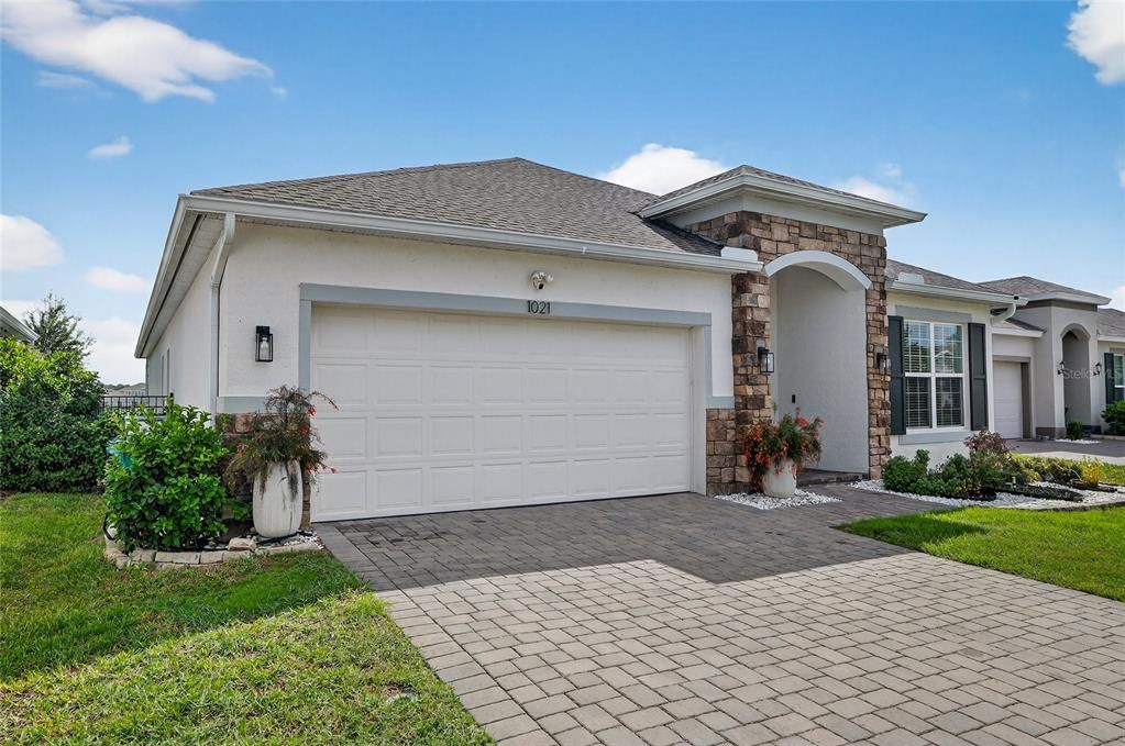 For Sale: $399,999 (4 beds, 2 baths, 2110 Square Feet)