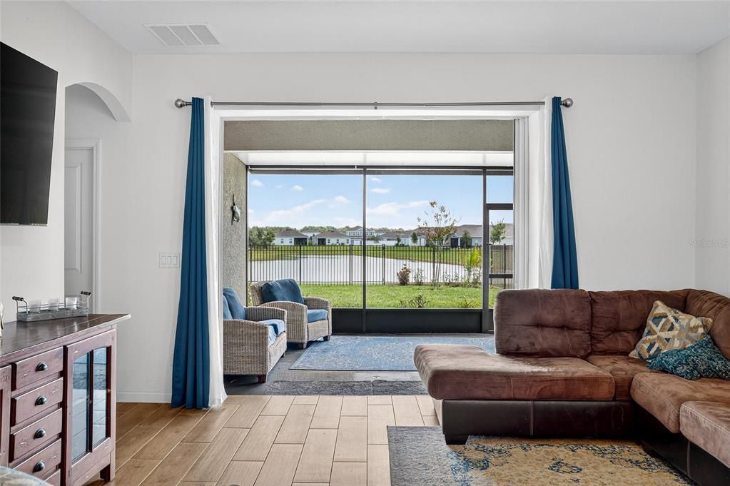 For Sale: $399,999 (4 beds, 2 baths, 2110 Square Feet)