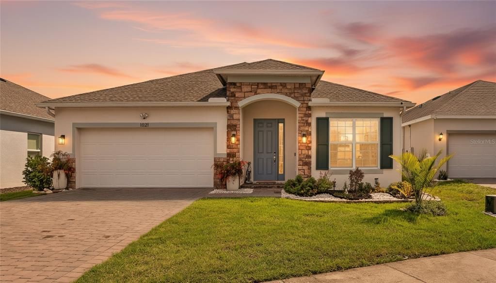 For Sale: $399,999 (4 beds, 2 baths, 2110 Square Feet)