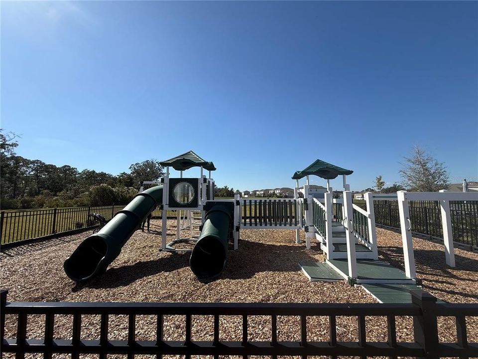 For Sale: $399,999 (4 beds, 2 baths, 2110 Square Feet)