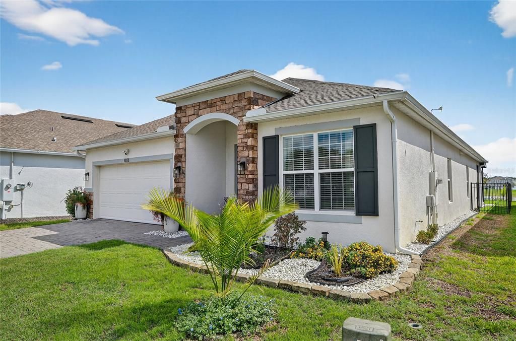 For Sale: $399,999 (4 beds, 2 baths, 2110 Square Feet)