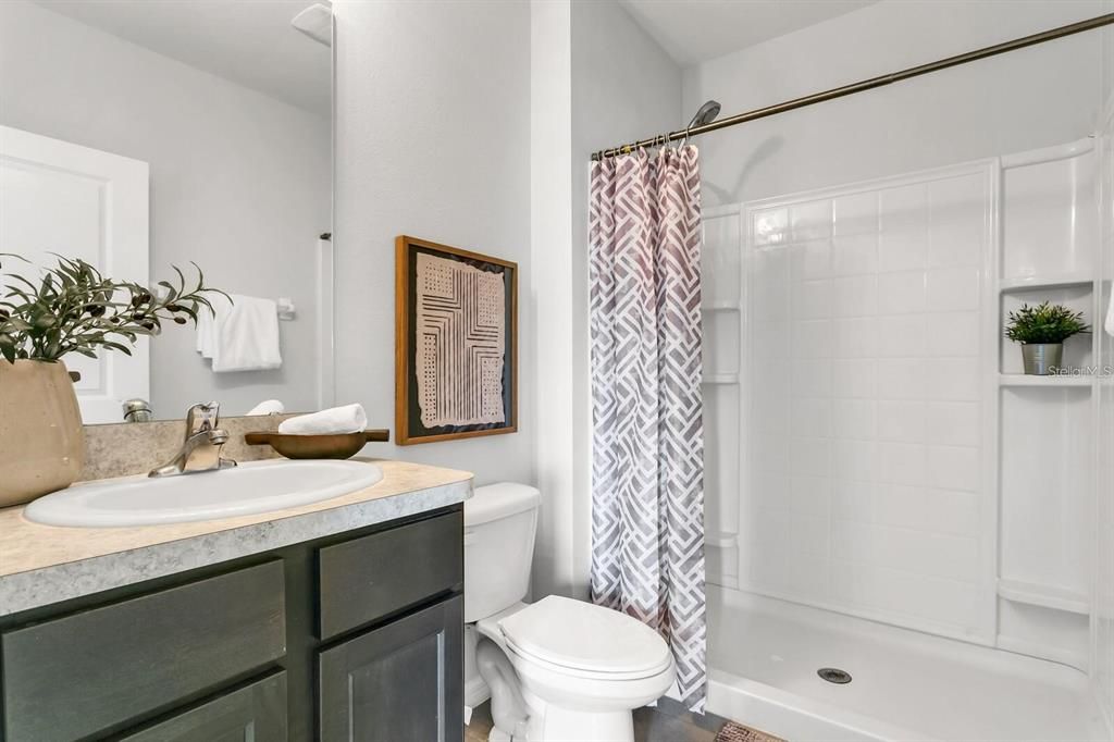 For Rent: $2,600 (5 beds, 3 baths, 2540 Square Feet)