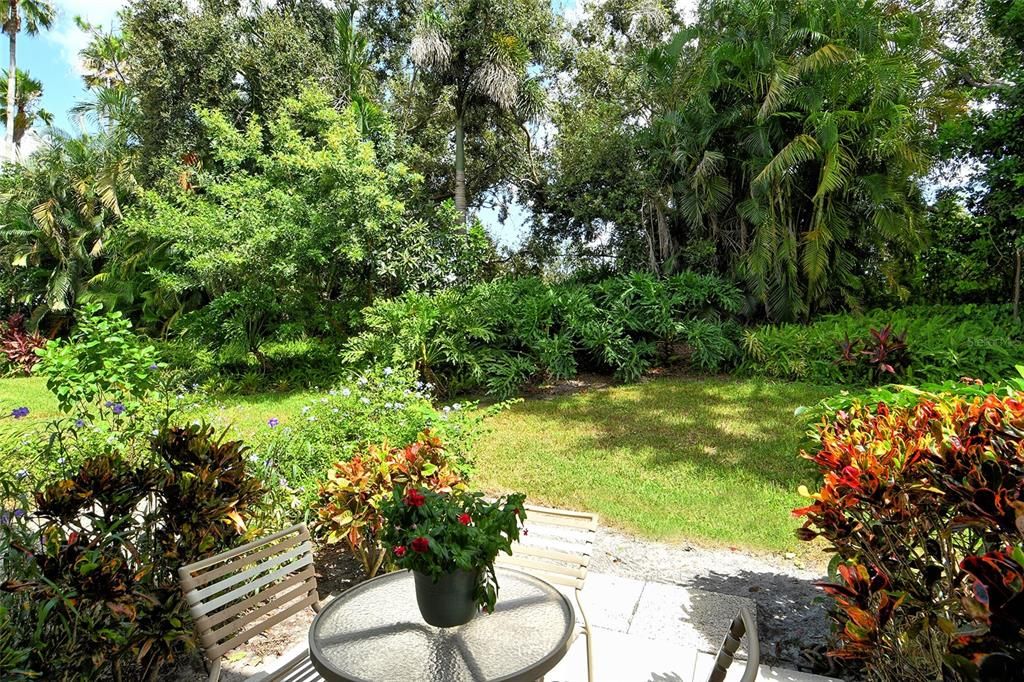 合同活跃: $249,900 (2 贝兹, 2 浴室, 1142 平方英尺)