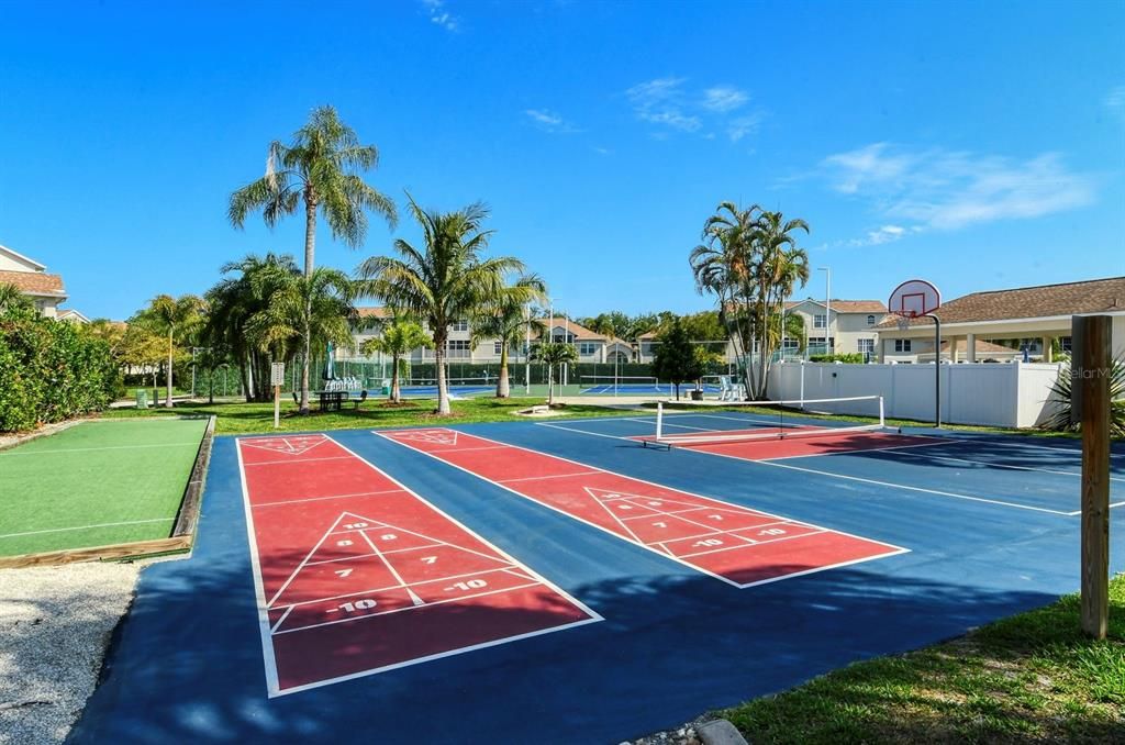 合同活跃: $249,900 (2 贝兹, 2 浴室, 1142 平方英尺)