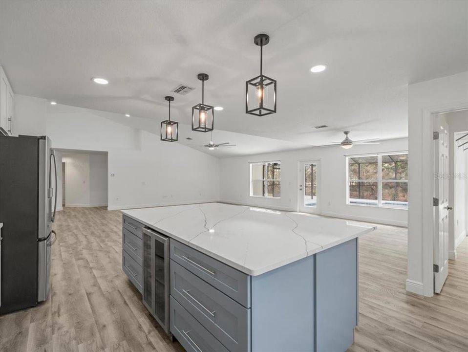 待售: $575,000 (4 贝兹, 3 浴室, 3009 平方英尺)